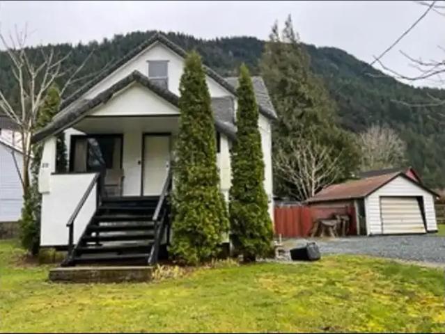 For Rent 3 Bedroom House Harrison Hot Springs BC DLS102578780