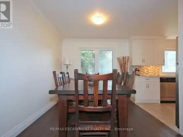 For Rent 3 Bedroom House Oakville ON DS101042886