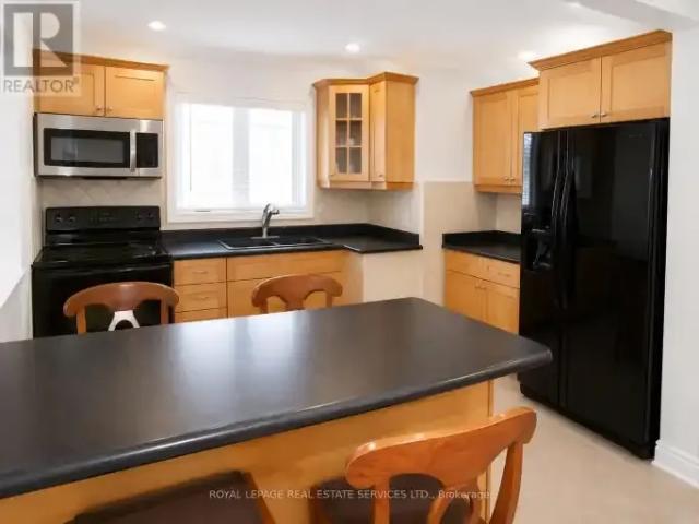 For Rent 3 Bedroom House Oakville ON DS103179224