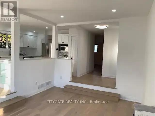 For Rent 3 Bedroom House Oakville ON DS104470917