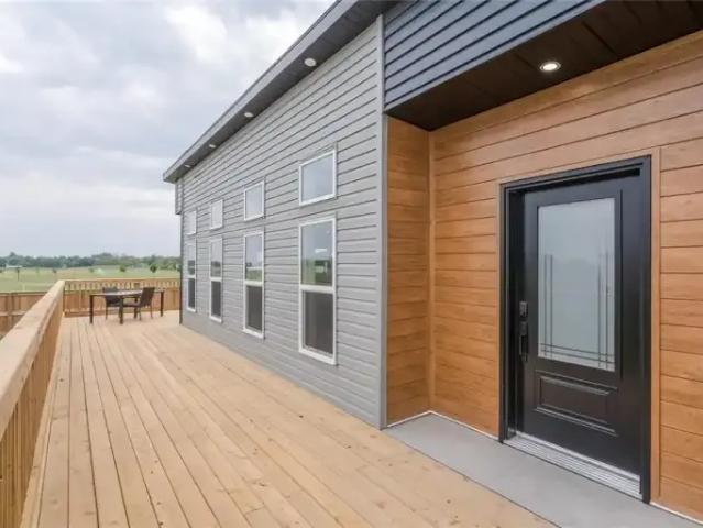 For Rent 3 Bedroom House Mitchell MB DLS100171374