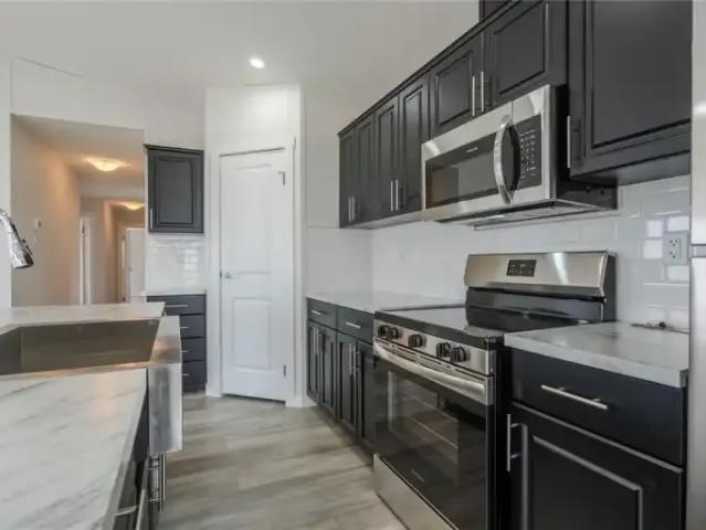 For Rent 3 Bedroom House Mitchell MB DLS100443975