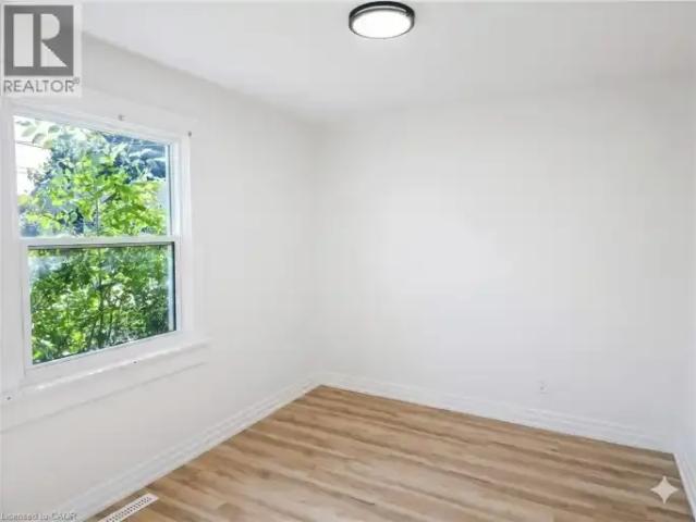 For Rent 3 Bedroom House St. Catharines ON DS102587571