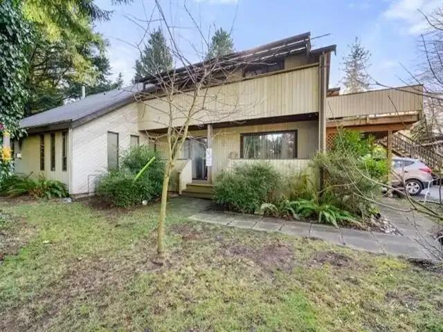 For Rent 3 Bedroom House Surrey BC DS103030743