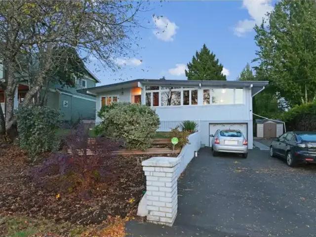 For Rent 3 Bedroom House Surrey BC DS103840390