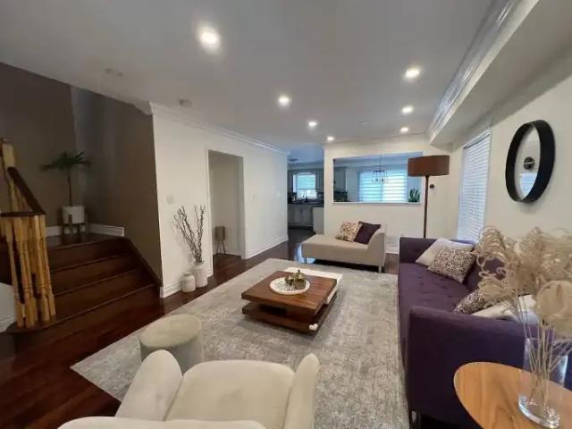 For Rent 3 Bedroom House Richmond Hill ON DS104180572