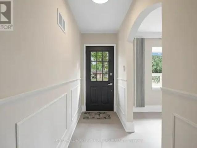 For Rent 3 Bedroom House Richmond Hill ON DS105023441