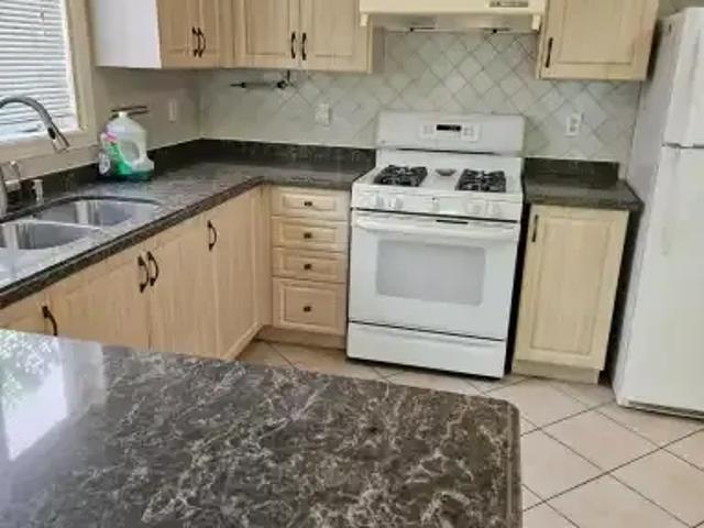 For Rent 3 Bedroom House Richmond Hill ON DS105023495
