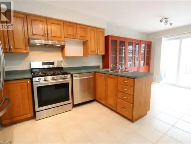 For Rent 3 Bedroom House Waterloo ON DS101879307