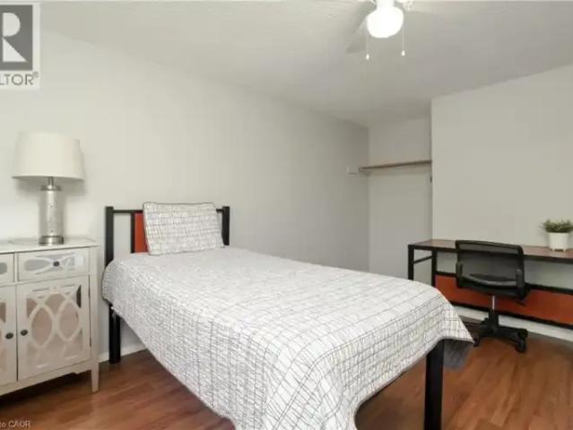 For Rent 3 Bedroom House Waterloo ON DS102578976