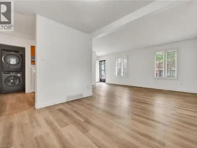 For Rent 3 Bedroom House Waterloo ON DS102701646