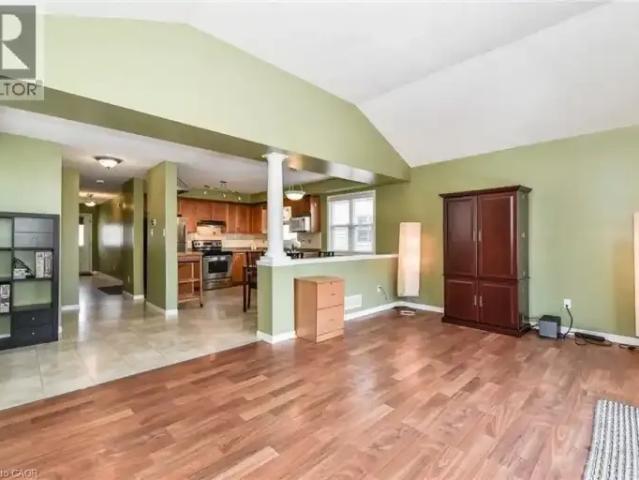 For Rent 3 Bedroom House Waterloo ON DS102701648