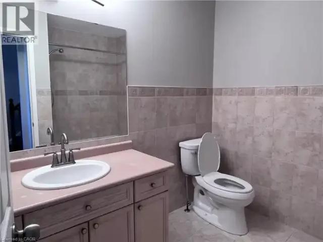 For Rent 3 Bedroom House Waterloo ON DS102243235