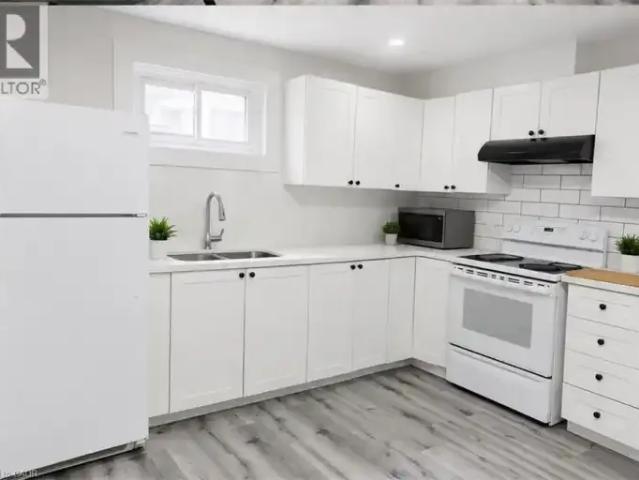 For Rent 3 Bedroom House Waterloo ON DS103487724