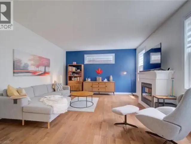 For Rent 3 Bedroom House Waterloo ON DS104794763