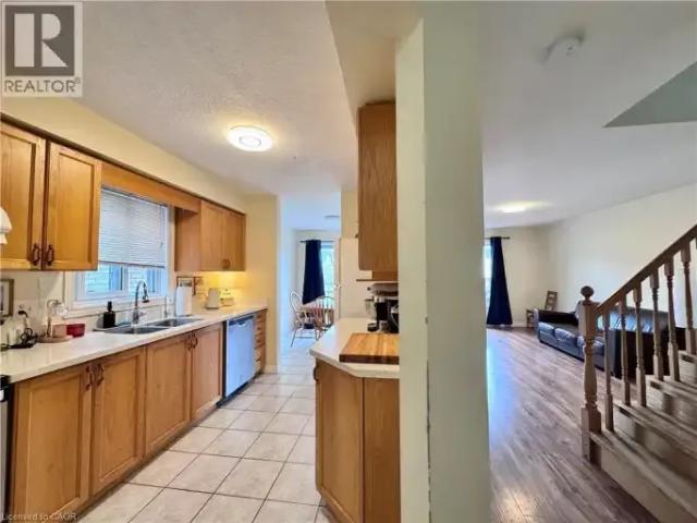 For Rent 3 Bedroom House Waterloo ON DS105119071
