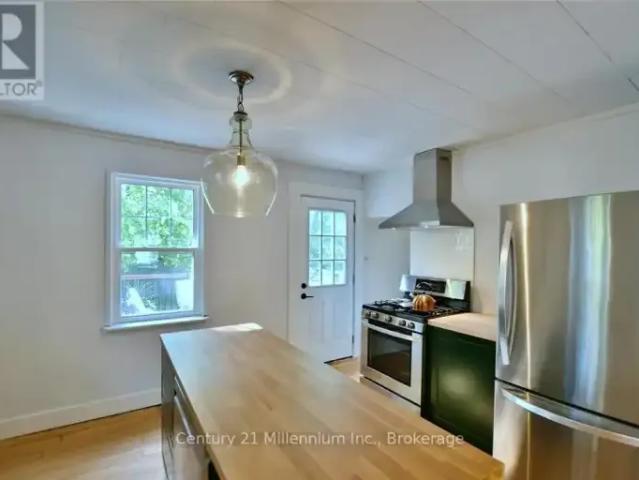 For Rent 3 Bedroom House Wasaga Beach ON DLS102658672