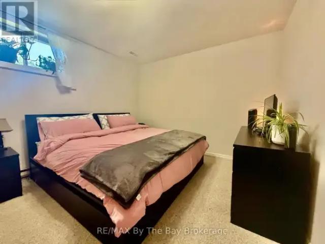 For Rent 3 Bedroom House Wasaga Beach ON DS102915383