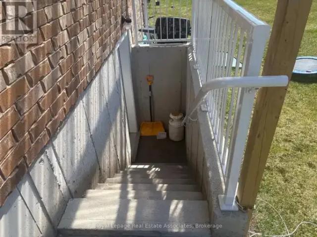 For Rent 3 Bedroom House Welland ON DS100840299