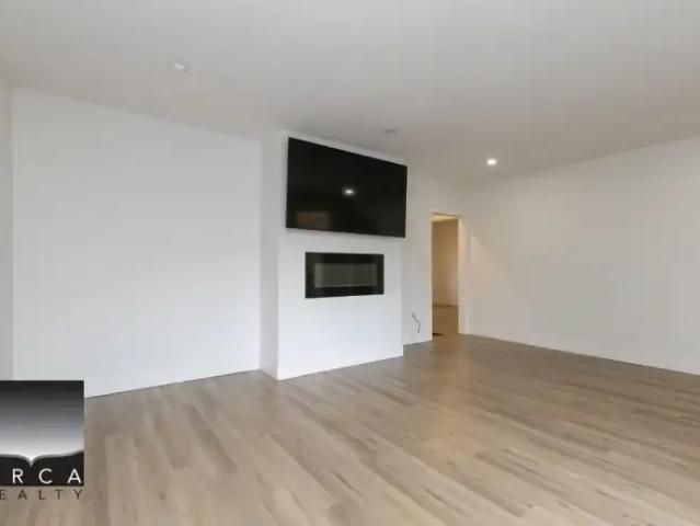 For Rent 3 Bedroom House West Vancouver BC DS102846358