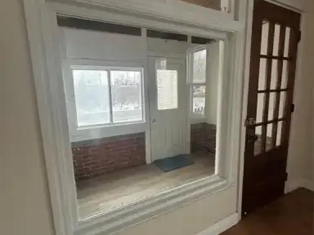 For Rent 3 Bedroom House Windsor ON DLS101878667