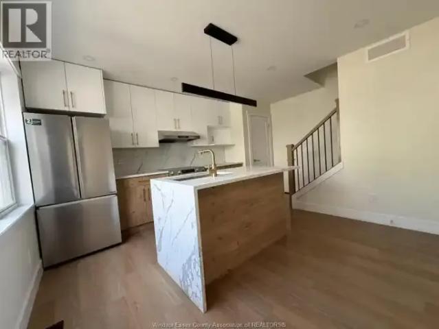 For Rent 3 Bedroom House Windsor ON DLS101910423