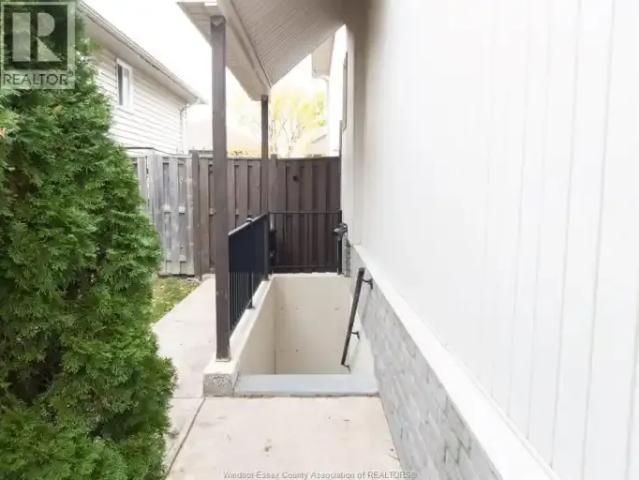 For Rent 3 Bedroom House Windsor ON DLS102052792