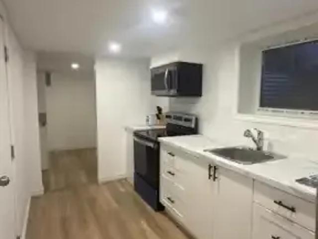 For Rent 3 Bedroom House Windsor ON DLS102204341