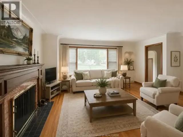 For Rent 3 Bedroom House Windsor ON DLS103012115