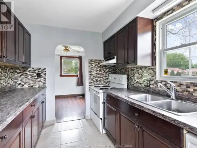 For Rent 3 Bedroom House Windsor ON DLS103091776