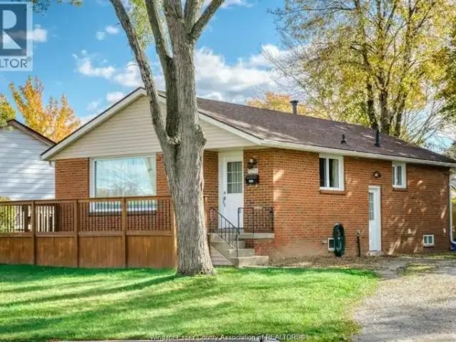 For Rent 3 Bedroom House Windsor ON DLS105004828