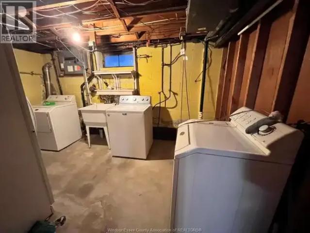 For Rent 3 Bedroom House Windsor ON DS102468566
