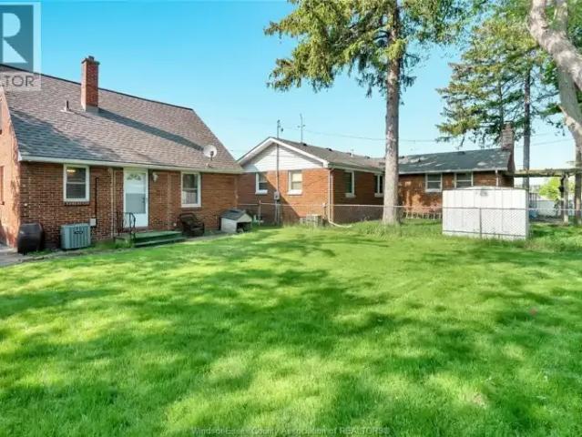 For Rent 3 Bedroom House Windsor ON DS102468571