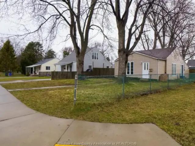 For Rent 3 Bedroom House Windsor ON DS102952252
