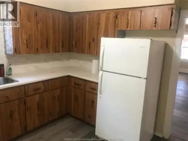 For Rent 3 Bedroom House Windsor ON DS102915428