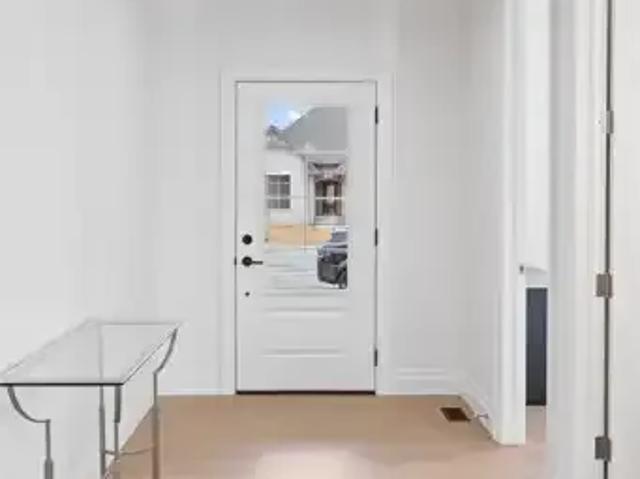 For Rent 3 Bedroom House Windsor ON DS103322822