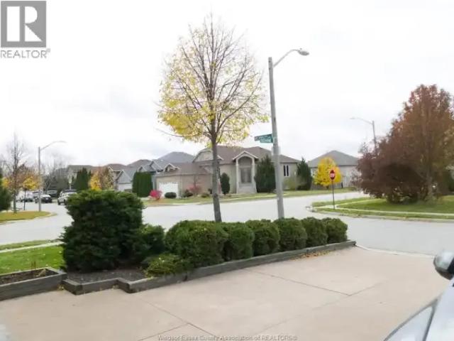For Rent 3 Bedroom House Windsor ON DS104470970