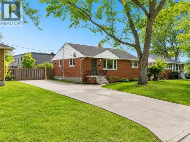 For Rent 3 Bedroom House Windsor ON DS104864269