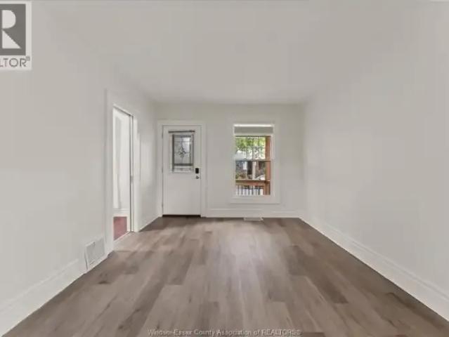 For Rent 3 Bedroom House Windsor ON DS105118921