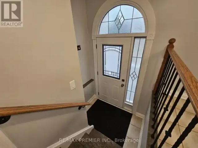 For Rent 3 Bedroom House Vaughan ON DS104257419