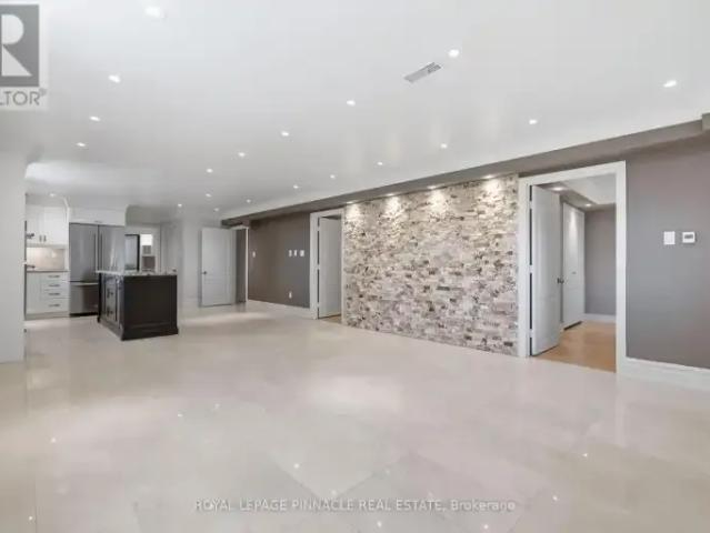 For Rent 3 Bedroom House Vaughan ON DS104535589