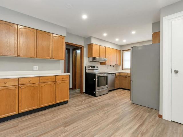 For Rent 3 Bedroom Multi Family Barrie ON DLS97066828