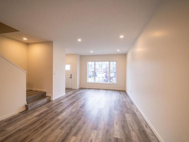 For Rent 3 Bedroom Multi Family Edmonton AB DS97743938