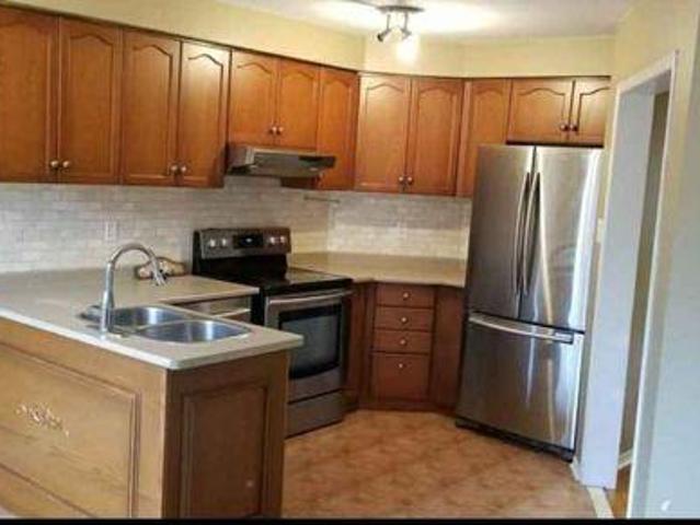 For Rent 3 Bedroom Shared Living/roommate Mississauga ON DS97416363