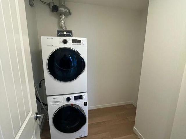For Rent 3 Bedroom Shared Living/roommate Calgary AB DS96647581