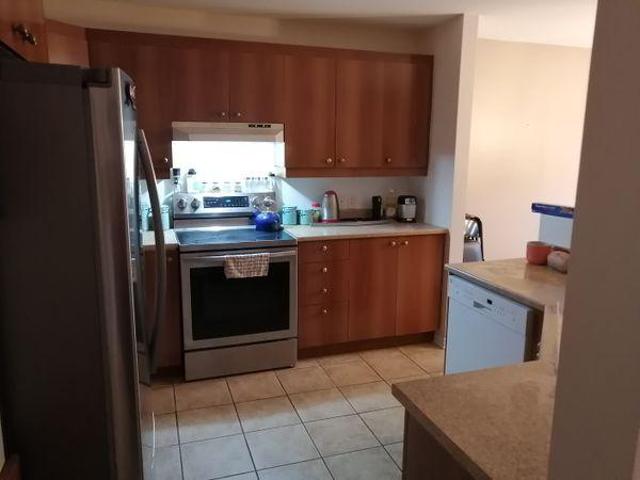 For Rent 3 Bedroom Shared Living/roommate Laval QC DLS96648468