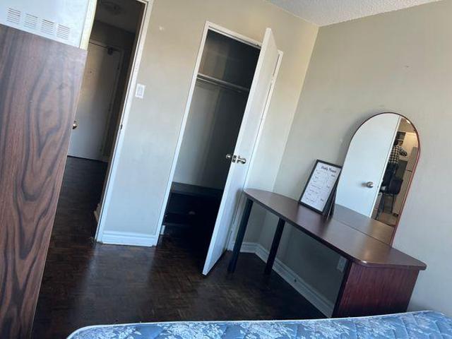 For Rent 3 Bedroom Shared Living/roommate Toronto ON DLS97421169