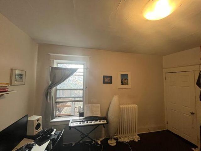 For Rent 3 Bedroom Shared Living/roommate Toronto ON DLS97422173