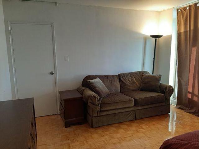 For Rent 3 Bedroom Shared Living/roommate Toronto ON DS96647336