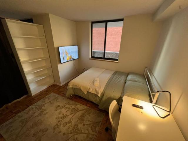 For Rent 3 Bedroom Shared Living/roommate Toronto Toronto DLS90560432